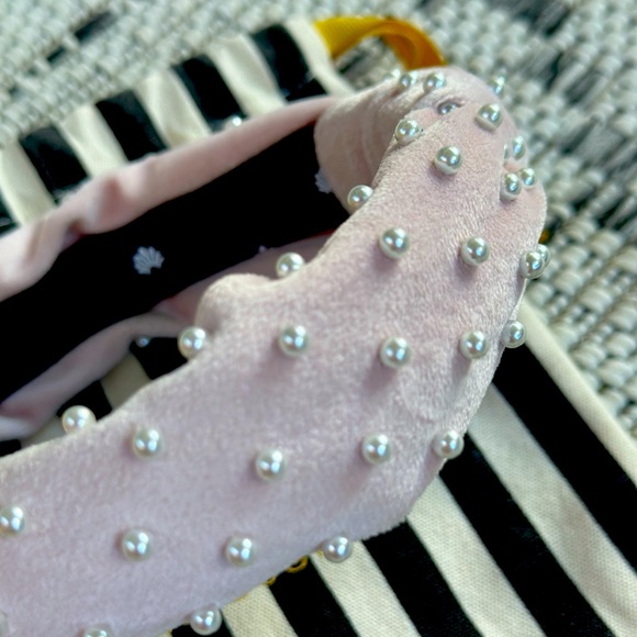 Brand New Pink Pearled Velvet Lele Sadoughi Band - Picture 2 of 9